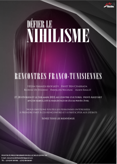 Une image contenant personne, vaisselle, table, intérieur
Description générée automatiquement